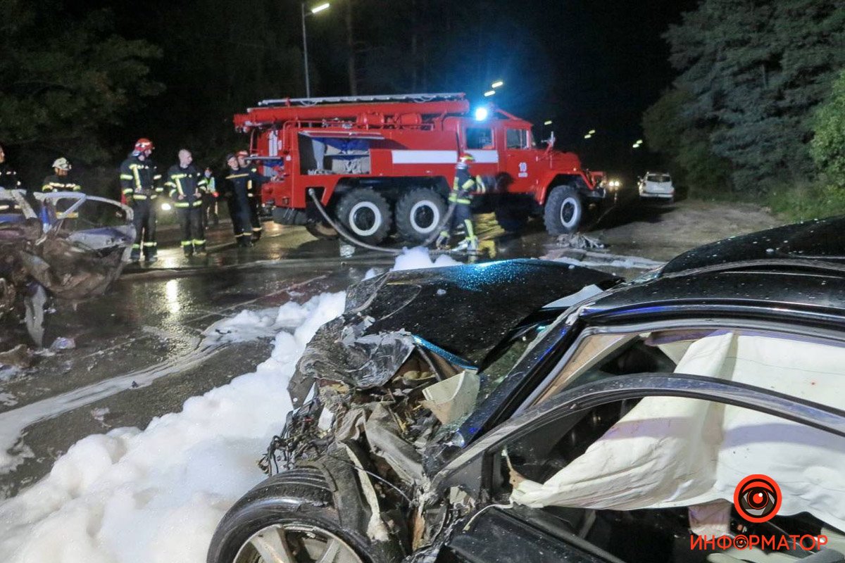В Киеве столкнулись и Honda и Fiat: в одном из автомобилей заживо сгорел водитель 2