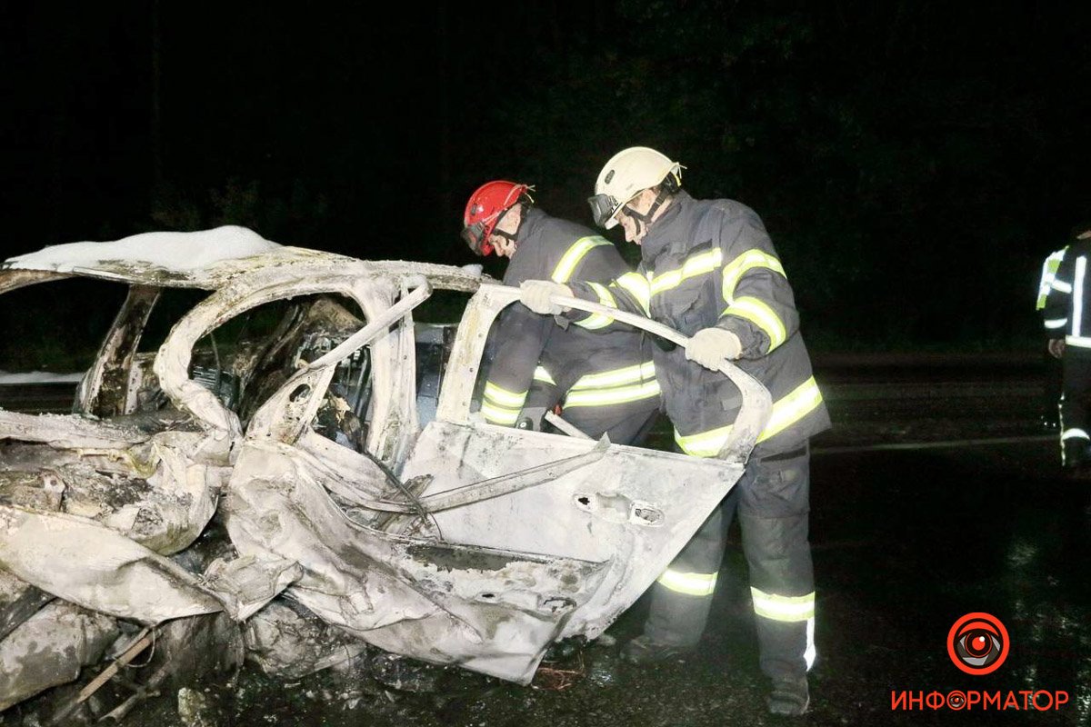 В Киеве столкнулись и Honda и Fiat: в одном из автомобилей заживо сгорел водитель 4