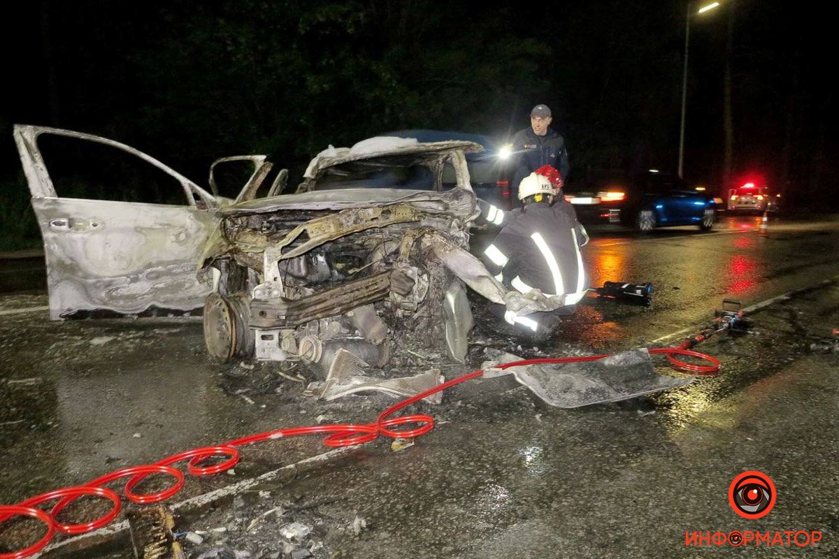 В Киеве столкнулись и Honda и Fiat: в одном из автомобилей заживо сгорел водитель 8
