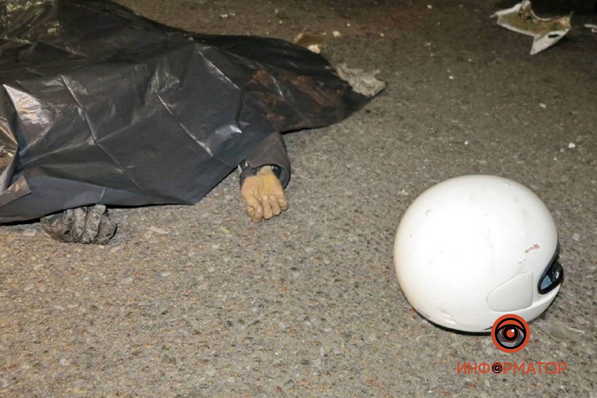 В Киеве мотоциклист влетел под фуру: байкер погиб на месте 8