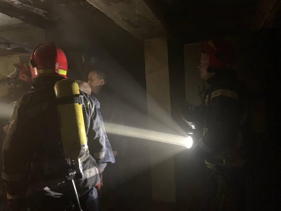 В Киеве загорелось студенческое общежитие 1