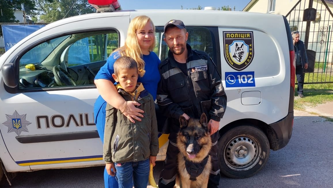 Обиделся на маму и сбежал из дома: под Киевом полицейские всю ночь искали 8-летнего мальчика 1