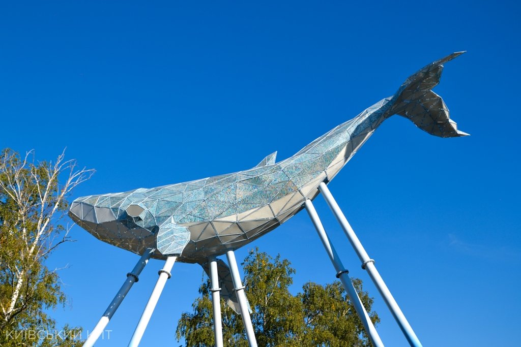 В Киеве установили самую большую скульптуру в Украине из переработанного пластика: где и зачем 4