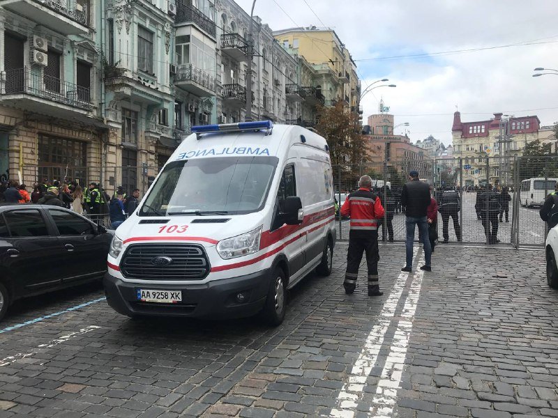 Металлические кордоны, яркие костюмы и политические требования: как в Киеве прошел многотысячный Марш равенства 8