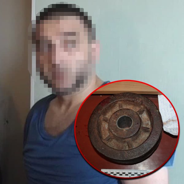 Забил кулаками и добил гантелей: в Киеве арестовали мужчину, который зверски убил свою мать 1