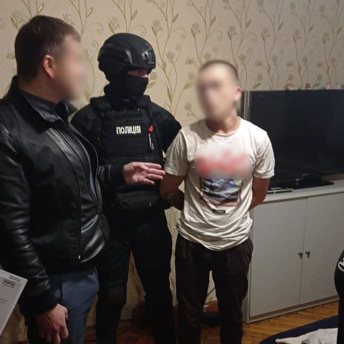 В Киеве задержали ОПГ, которая под видом полицейских занималась разбоем и вымогательством 4