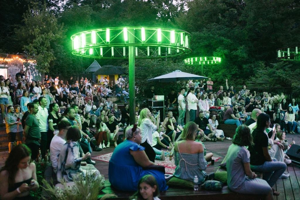 В Киеве KURENI завершают сезон вечеринок под открытым небом: кто выступит на этой неделе 3