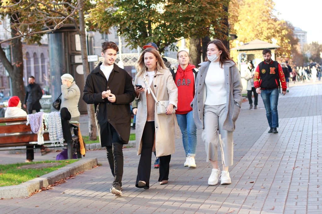 Столица в лицах: с каким настроением жители Киева провожают солнечный октябрьский день 7