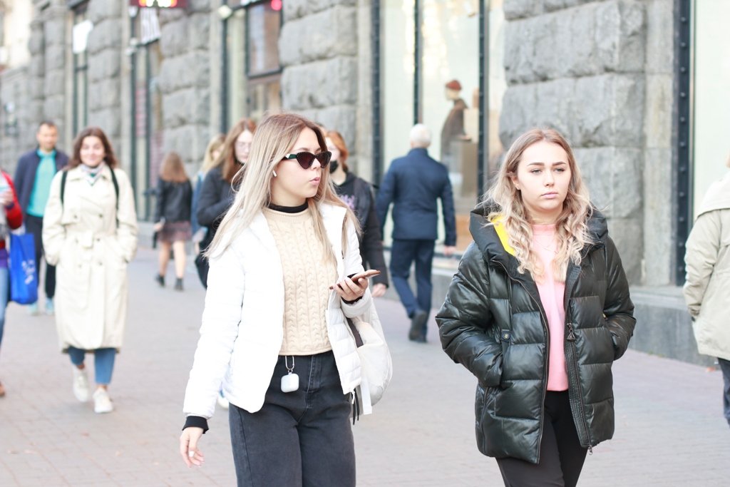 Столица в лицах: с каким настроением жители Киева провожают солнечный октябрьский день 13