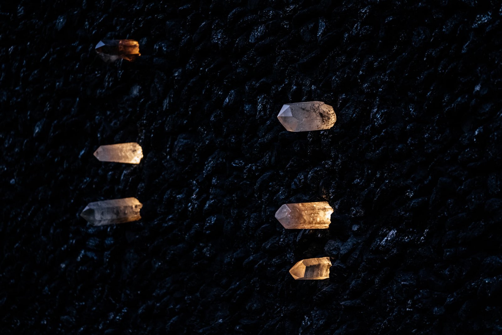 В Киеве открыли «Кристаллическую стену плача»: где и как она выглядит 1