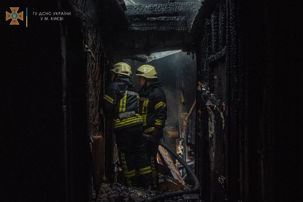 Масштабный пожар в Шевченковском районе: горели 400 квадратов 11