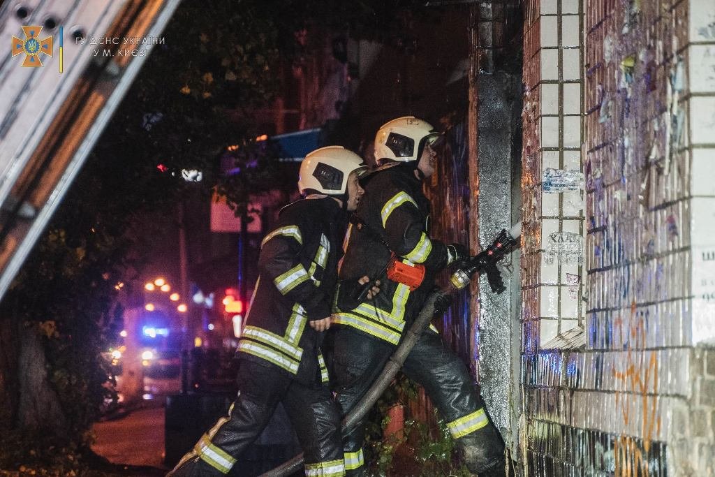Масштабный пожар в Шевченковском районе: горели 400 квадратов 14