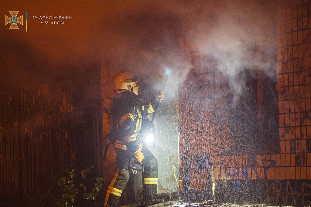 Масштабный пожар в Шевченковском районе: горели 400 квадратов 20