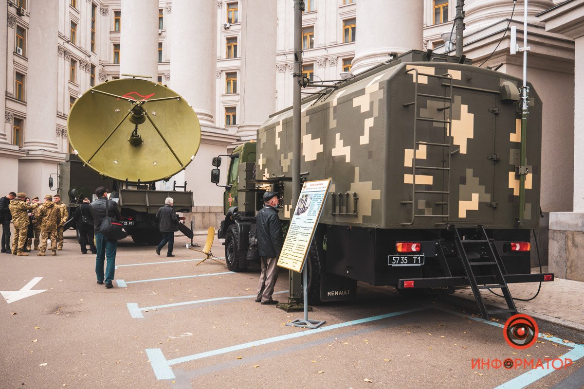 Оружие, беспилотники и боевые роботы: что можно увидеть в Киеве на выставке «Цифровое будущее армии» 24