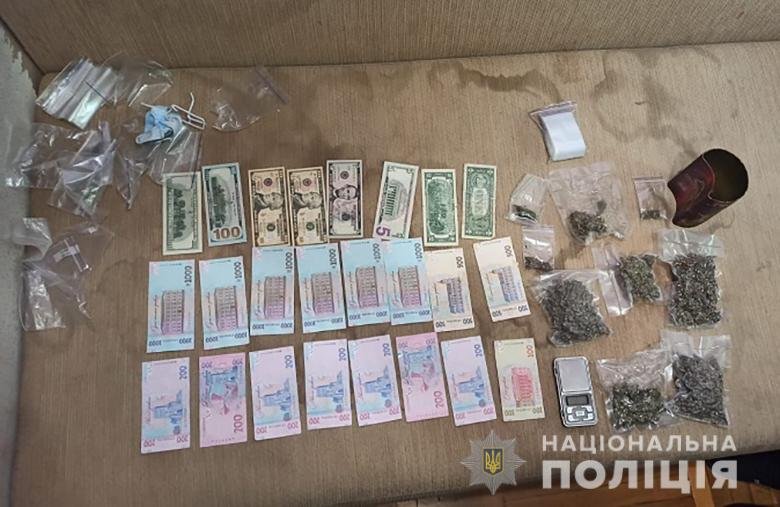 Дед с племянником выращивали и поставляли коноплю в Киев: полиция изъяла наркотиков на 1 000 000 гривен 5