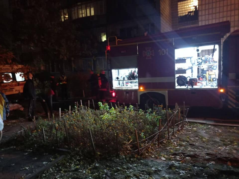 В Киеве за ночь сгорели две квартиры: в пожаре погиб мужчина 1