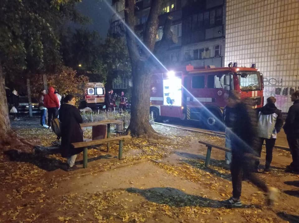 В Киеве за ночь сгорели две квартиры: в пожаре погиб мужчина 2
