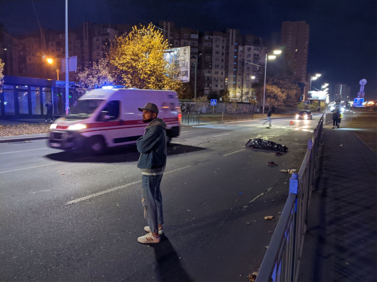 В Киеве на Позняках пьяный водитель Honda насмерть сбил мужчину 2