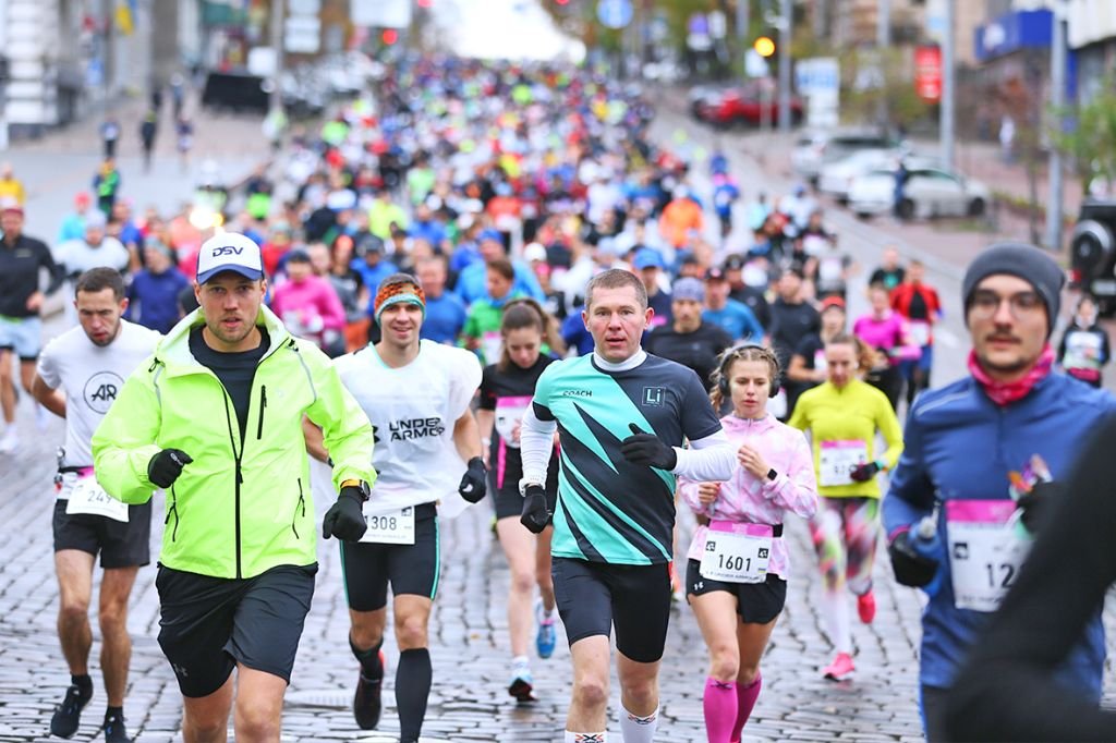 Впервые в Украине участник с диагнозом СМА преодолел марафон.  Как прошел 12-й WIZZ AIR KYIV CITY MARATHON 2021 3