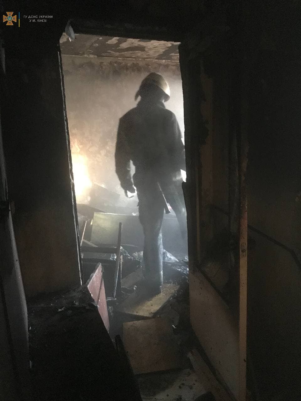 В Киеве на Оболони сгорела квартира 3