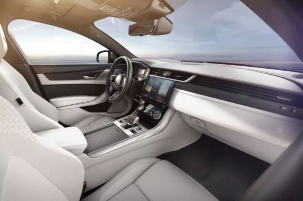 Стильний та технологічний: зустрічайте новий Jaguar XF 2021-202 3