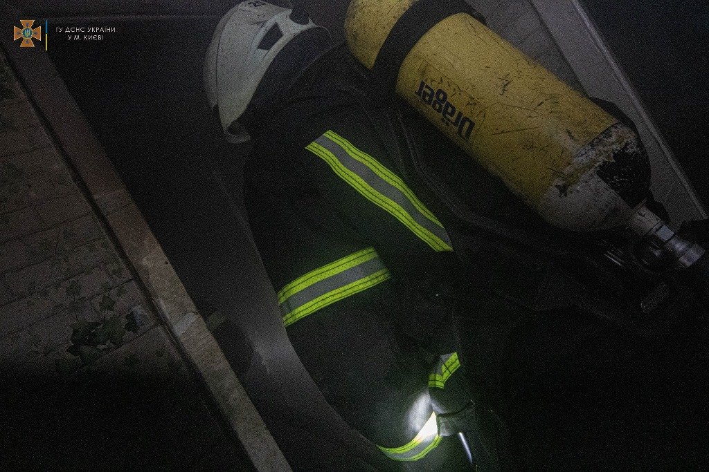 В Киеве на Оболони в горящей квартире погиб человек 7