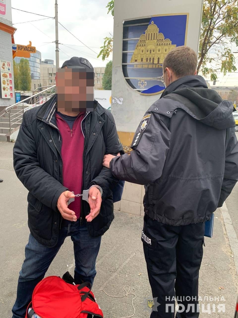 47 ножевых: в хостеле Киева нашли мертвого мужчину 2