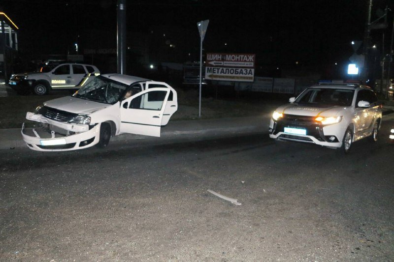 Под Киевом Renault влетел в маршрутку: водитель погиб 9