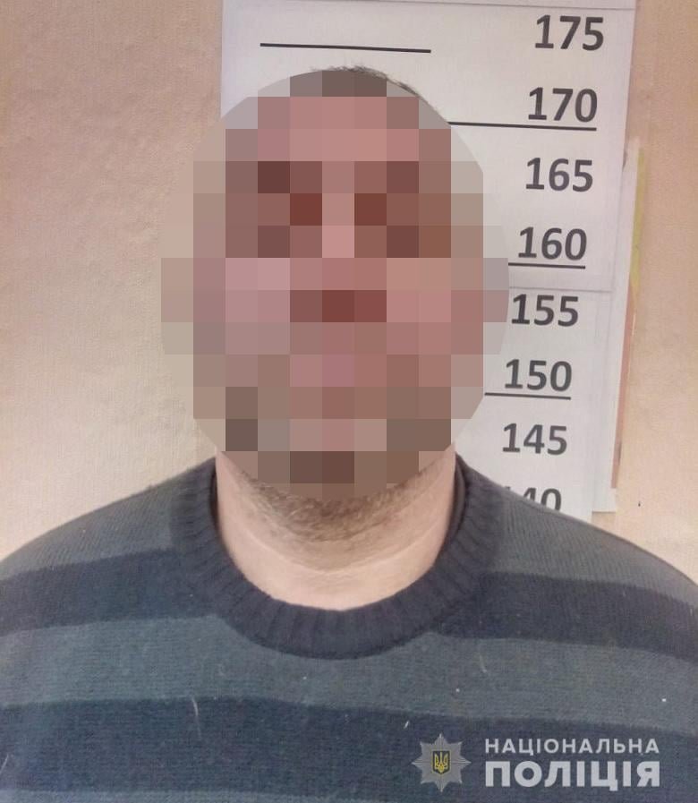 В Киеве во время пьянки мужчина позвонил бывшей и получил за это два удара ножом 1