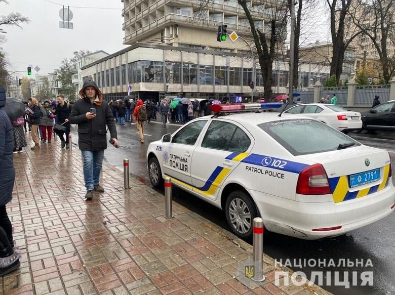 В центр Киева стянули силовиков: полиция и гвардейцы усилили меры безопасности 2