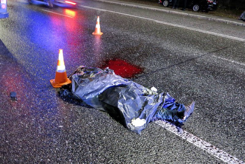 В Киеве на проспекте Победы пешеход погиб под колесами Mercedes: мужчина пытался перебежать 8 полос 2