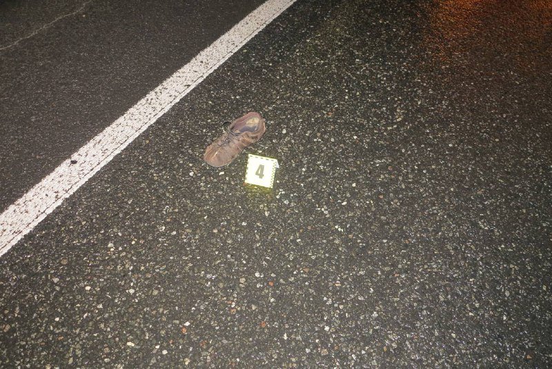 В Киеве на проспекте Победы пешеход погиб под колесами Mercedes: мужчина пытался перебежать 8 полос 8