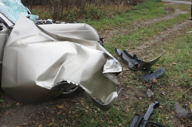 В Киеве Daewoo Nexia влетела в электроопору: водитель погиб на месте 3