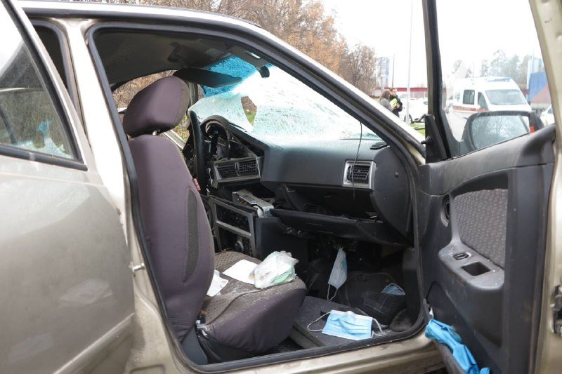 В Киеве Daewoo Nexia влетела в электроопору: водитель погиб на месте 5