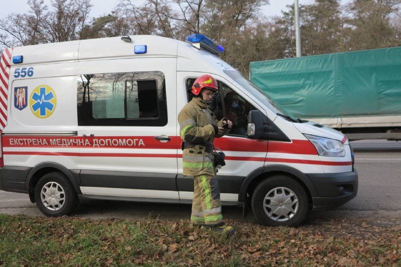 В Киеве Daewoo Nexia влетела в электроопору: водитель погиб на месте 10