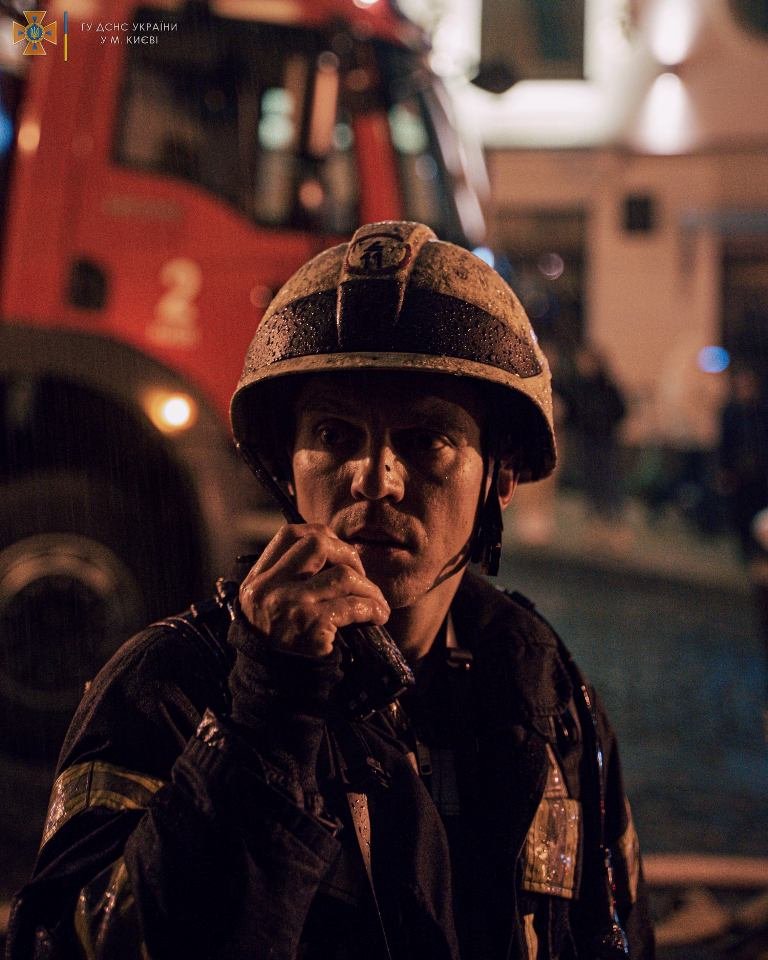 В Киеве на Андреевском спуске горел бар 7