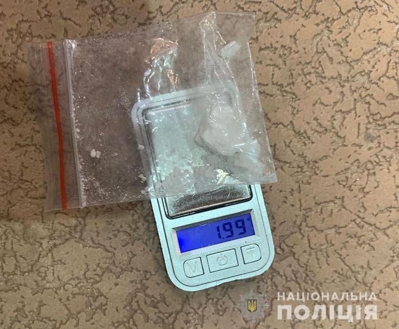 В Киеве бывшие оперативники продавали кокаин и метадон 1