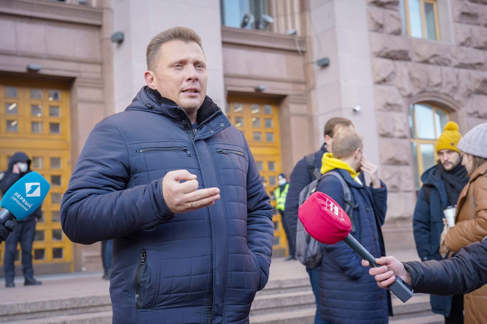 В Киеве под зданием мэрии собрались недовольные поднятием цен на проезд в транспорте 1