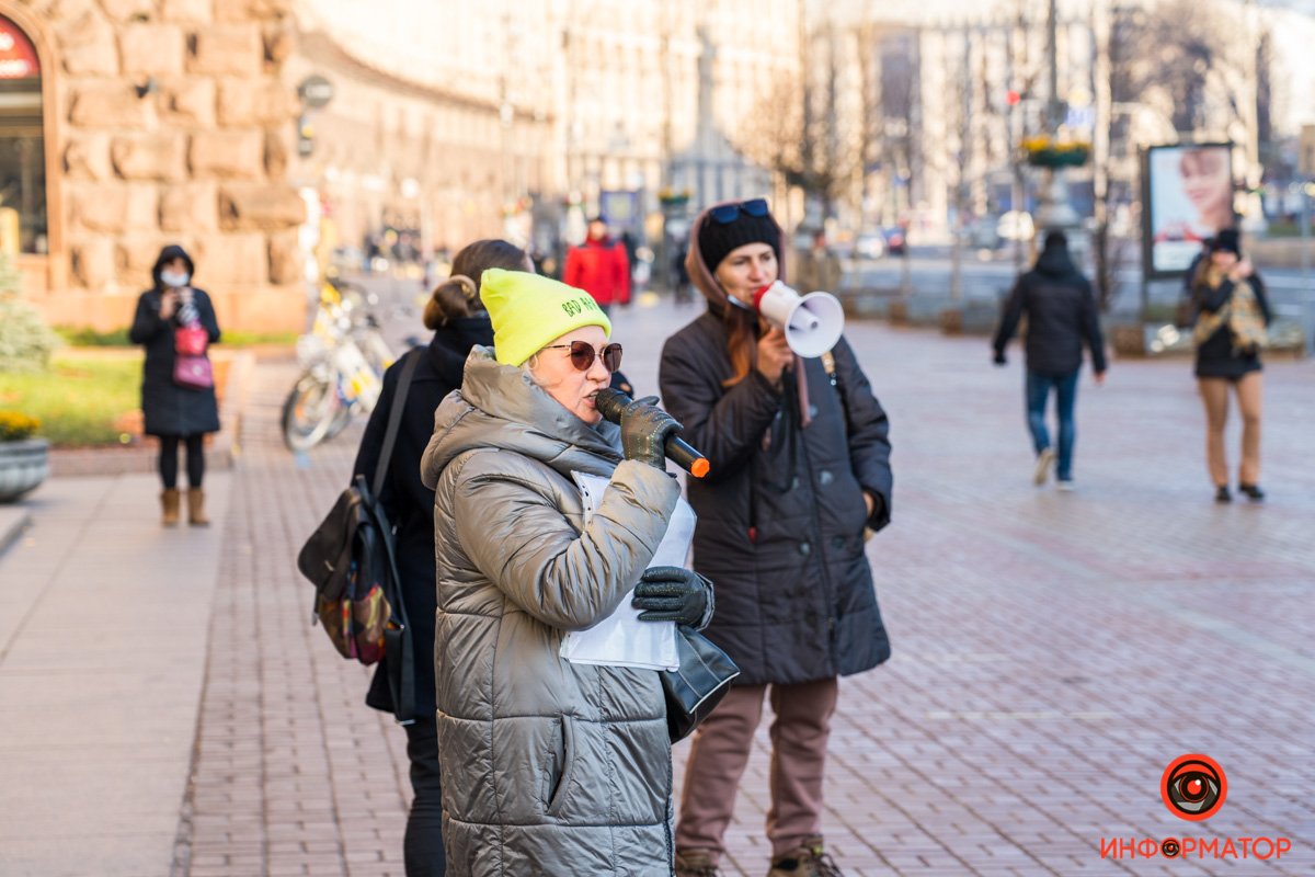 В Киеве под зданием мэрии собрались недовольные поднятием цен на проезд в транспорте 7