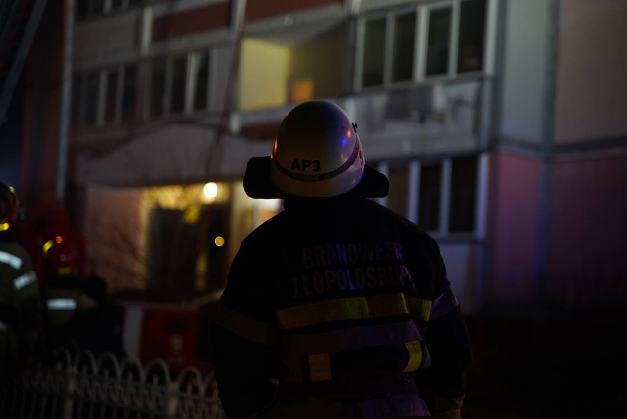 В Киеве из-за горящей квартиры в многоэтажке эвакуировали 30 человек 3