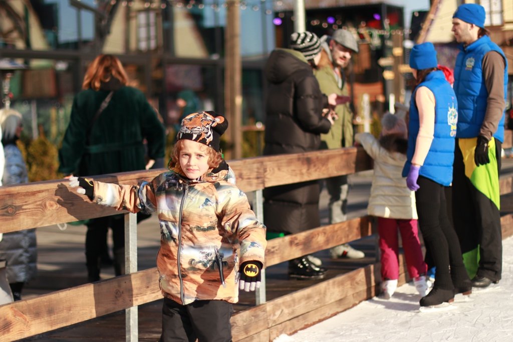В Киеве открылся Osocor Winter Village: что вас ждет и чем удивит новогодний городок в стиле Гарри Поттера 1