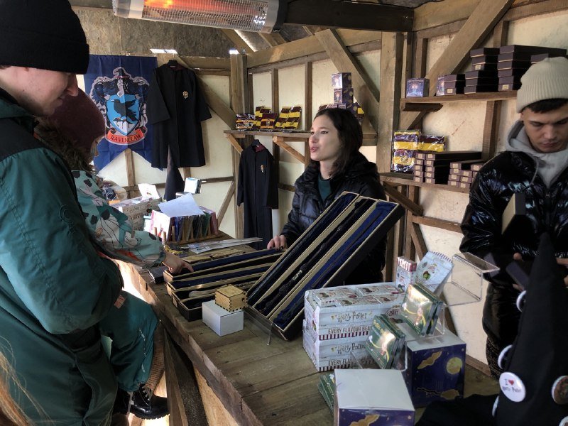 В Киеве открылся Osocor Winter Village: что вас ждет и чем удивит новогодний городок в стиле Гарри Поттера 16