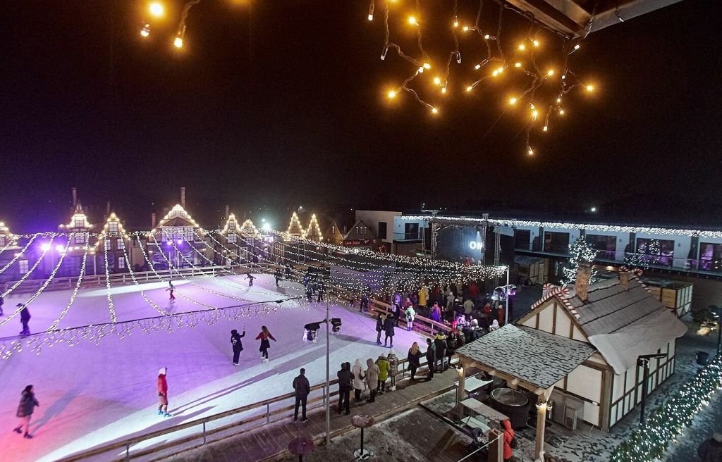 В Киеве открылся Osocor Winter Village: что вас ждет и чем удивит новогодний городок в стиле Гарри Поттера 23