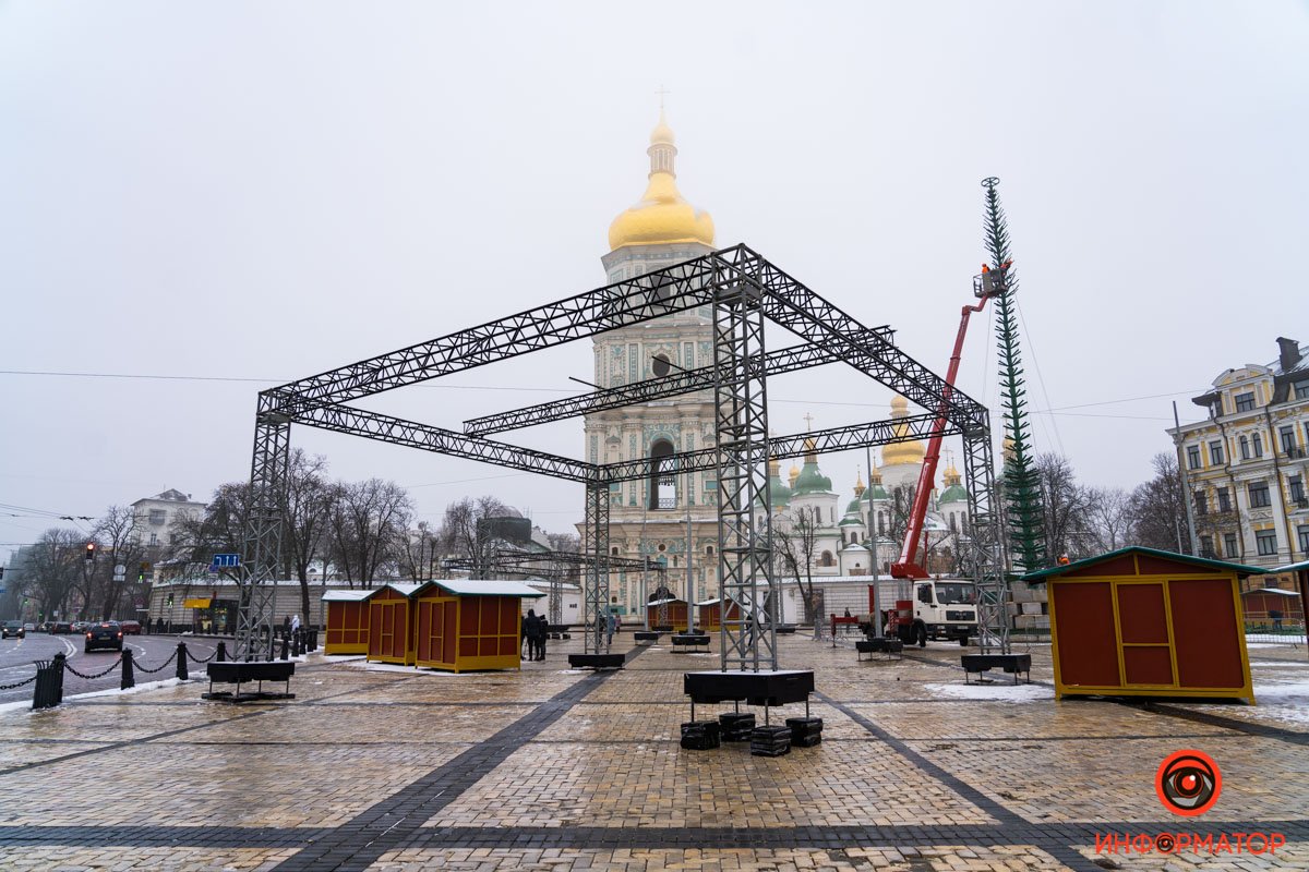 Главный новогодний городок Украины: как сейчас выглядит Софийская площадь в Киеве 2