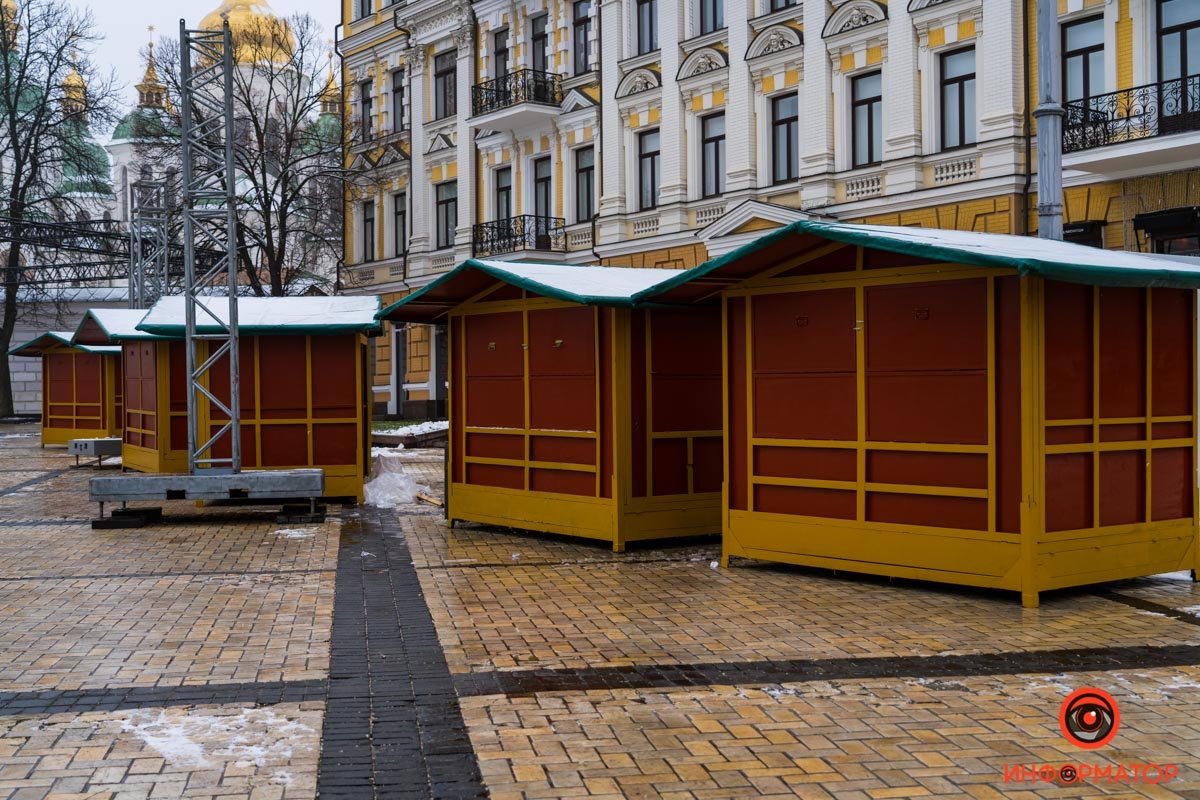 Главный новогодний городок Украины: как сейчас выглядит Софийская площадь в Киеве 12