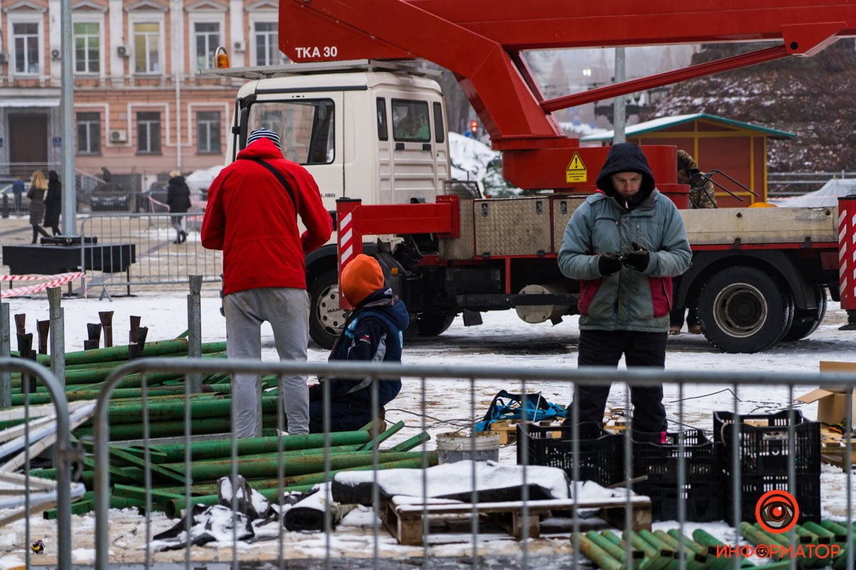 Главный новогодний городок Украины: как сейчас выглядит Софийская площадь в Киеве 14