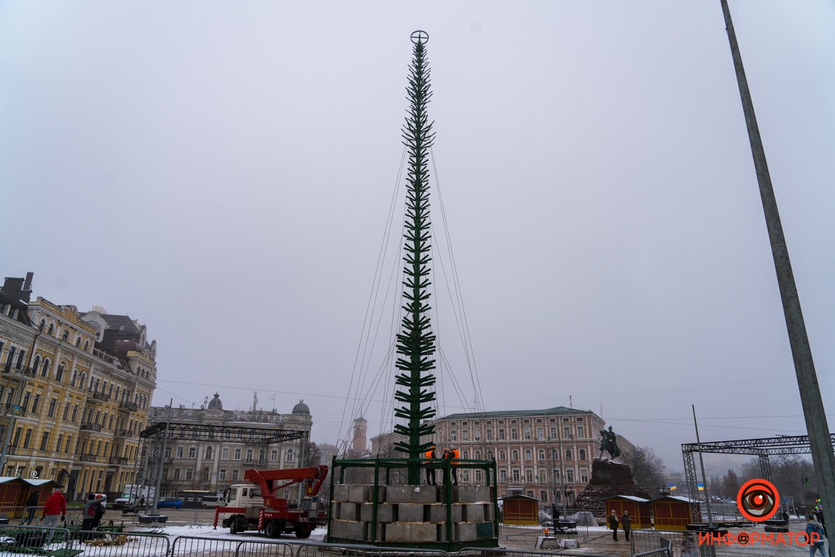 Главный новогодний городок Украины: как сейчас выглядит Софийская площадь в Киеве 15