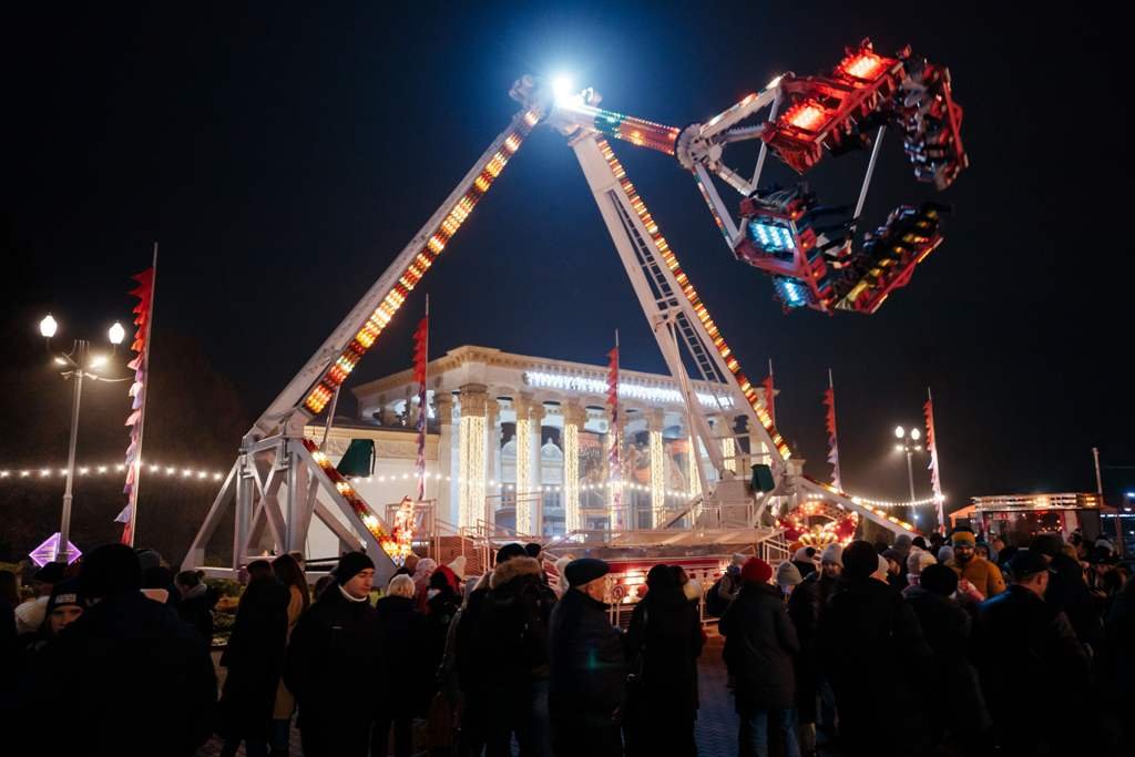 Зимова країна на ВДНГ: какие локации работают в самом большом парке праздничных развлечений Киева 17