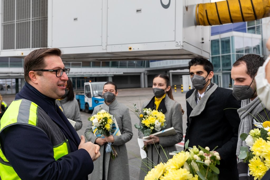 Испанский лоукостер Vueling запустил бюджетные рейсы из Киева в Париж 2