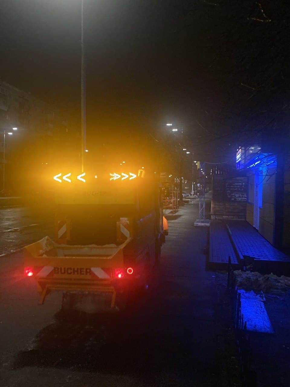 В Киеве из-за непогоды гидрослужбы и спецтехника работают в усиленном режиме 3